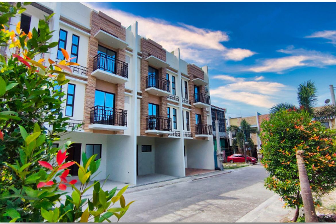 4 Bedroom Townhouse for Sale in Viente Reales, Valenzuela, Metro Manila