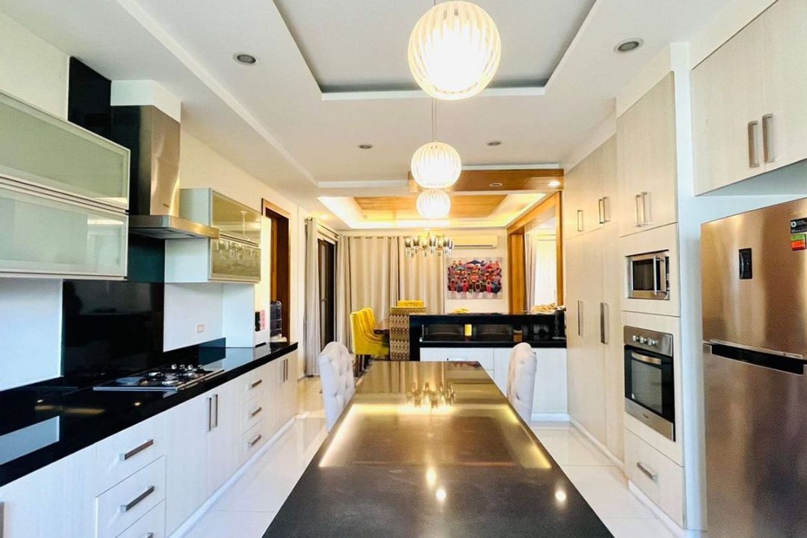4 Bedroom Villa for Sale in Ayala Alabang Village, New Alabang Village, Muntinlupa, Metro Manila – photo 6