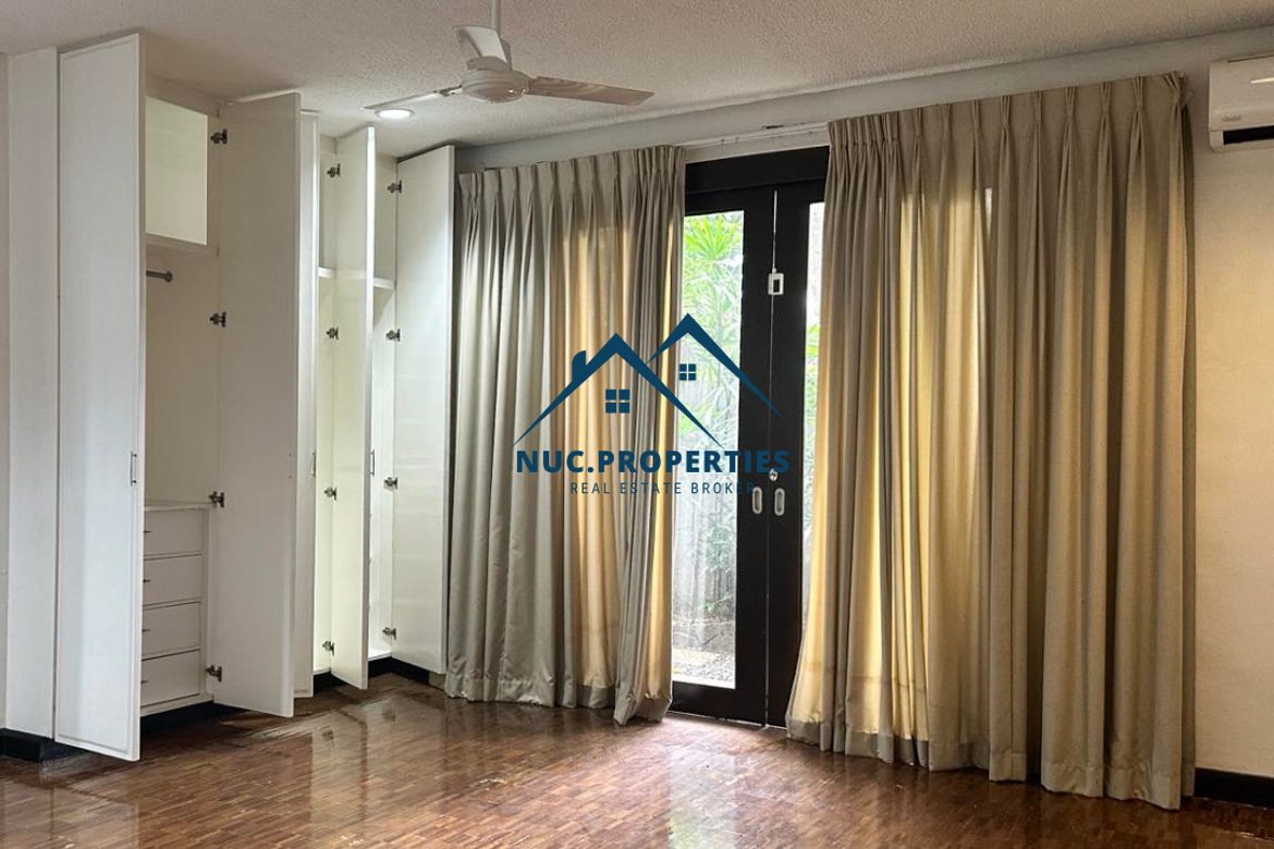 4 Bedroom Villa for Sale in Dasmariñas North, Makati, Metro Manila near MRT-3 Magallanes – photo 6