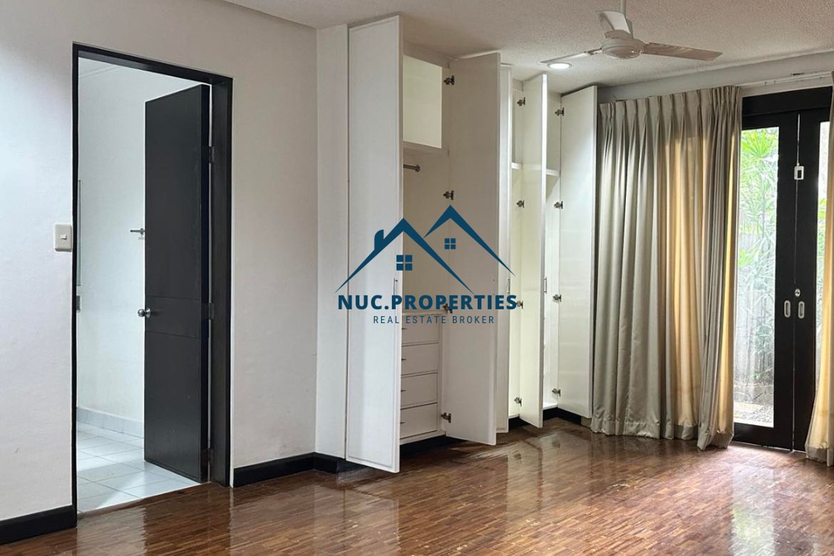 4 Bedroom Villa for Sale in Dasmariñas North, Makati, Metro Manila near MRT-3 Magallanes – photo 7