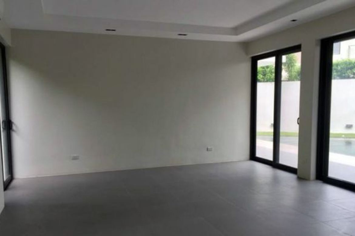 4 Bedroom Villa for Sale in Dasmariñas Village, Dasmariñas North, Makati City near MRT-3 Magallanes