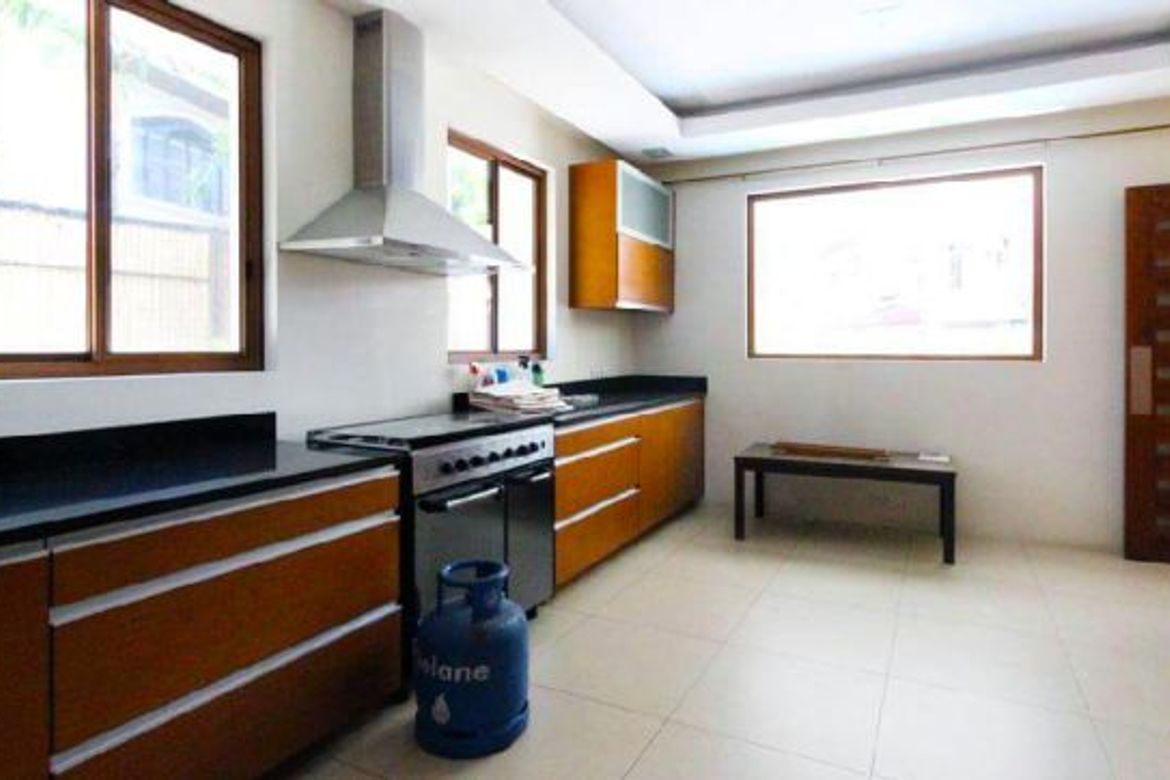 4 Bedroom Villa for Sale in Dasmariñas Village, Dasmariñas North, Makati, Metro Manila near MRT-3 Magallanes – photo 6