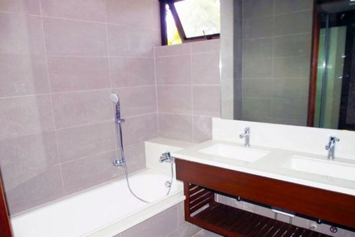 4 Bedroom Villa for Sale in Dasmariñas Village, Dasmariñas North, Makati, Metro Manila near MRT-3 Magallanes – photo 3