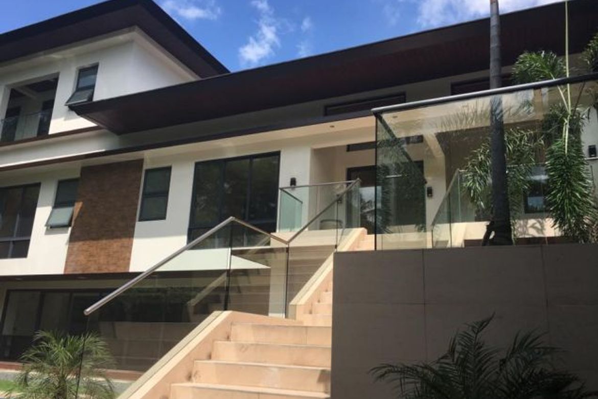 4 Bedroom Villa for Sale in Forbes Park North, Makati, Metro Manila