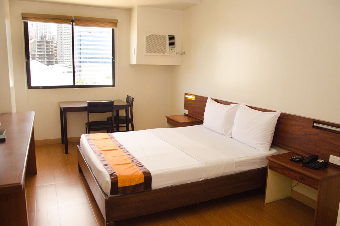 40 Bedroom Apartment for Rent in San Antonio, Makati, Metro Manila photo 3