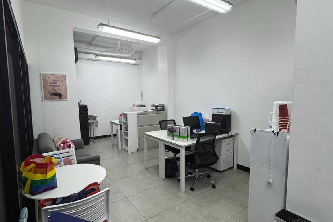 45 Bedroom Commercial for Sale in Pinagkaisahan, Makati, Metro Manila near MRT-3 Buendia – photo 2