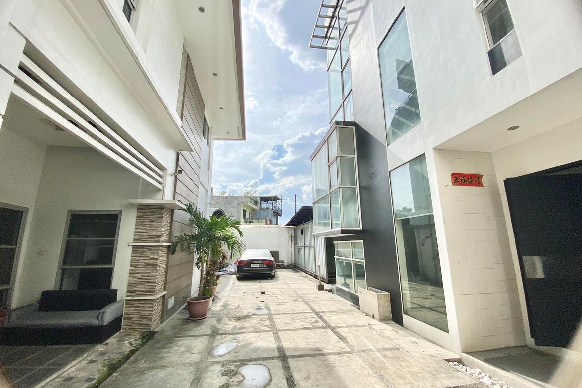 47 Bedroom Apartment for Rent in Paltok, Quezon City, Metro Manila photo 3