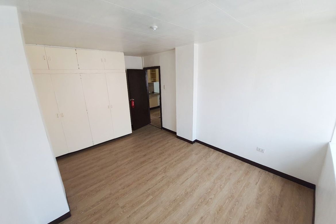 5 Bedroom Apartment for Rent in Barangay 40, Pasay, Metro Manila near LRT-1 Gil Puyat photo 2