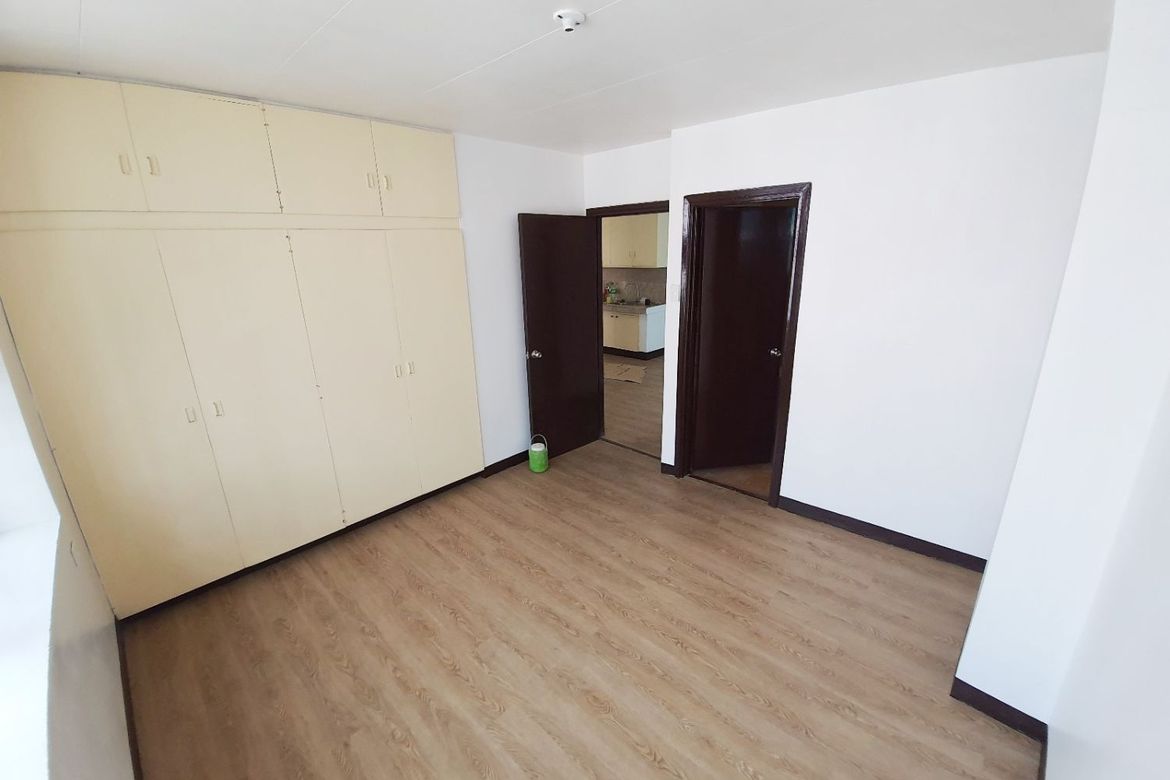 5 Bedroom Apartment for Rent in Barangay 40, Pasay, Metro Manila near LRT-1 Gil Puyat photo 5
