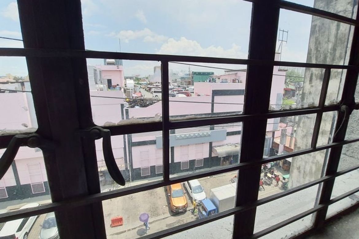 5 Bedroom Apartment for Rent in Barangay 40, Pasay, Metro Manila near LRT-1 Gil Puyat photo 6