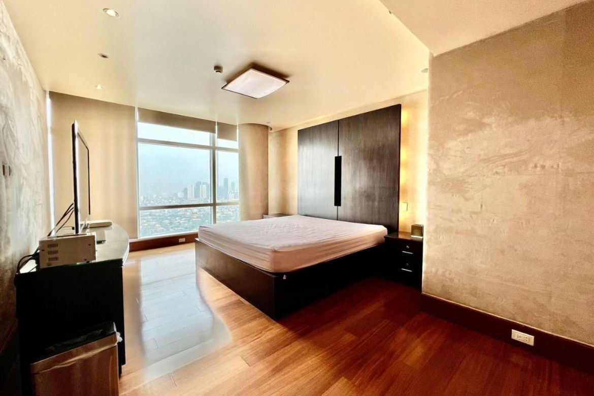 5 Bedroom Apartment for Rent in One Roxas Triangle Tower, Urdaneta, Makati, Metro Manila near MRT-3 Buendia photo 3