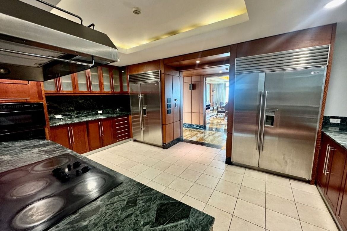 5 Bedroom Apartment for Rent in One Roxas Triangle Tower, Urdaneta, Makati, Metro Manila near MRT-3 Buendia photo 6