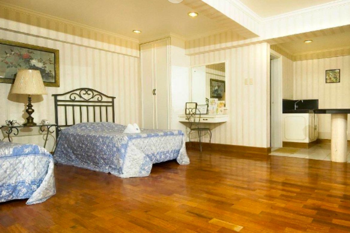 5 Bedroom Commercial for Sale in Barangay 6, Calamba, Laguna – photo 5