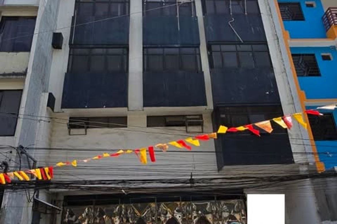 5 Bedroom Commercial for Sale in Manila, Metro Manila near LRT-2 Legarda