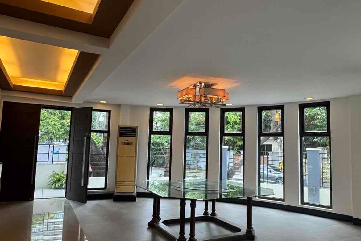 5 Bedroom House for Rent in Bel-Air, Makati, Metro Manila