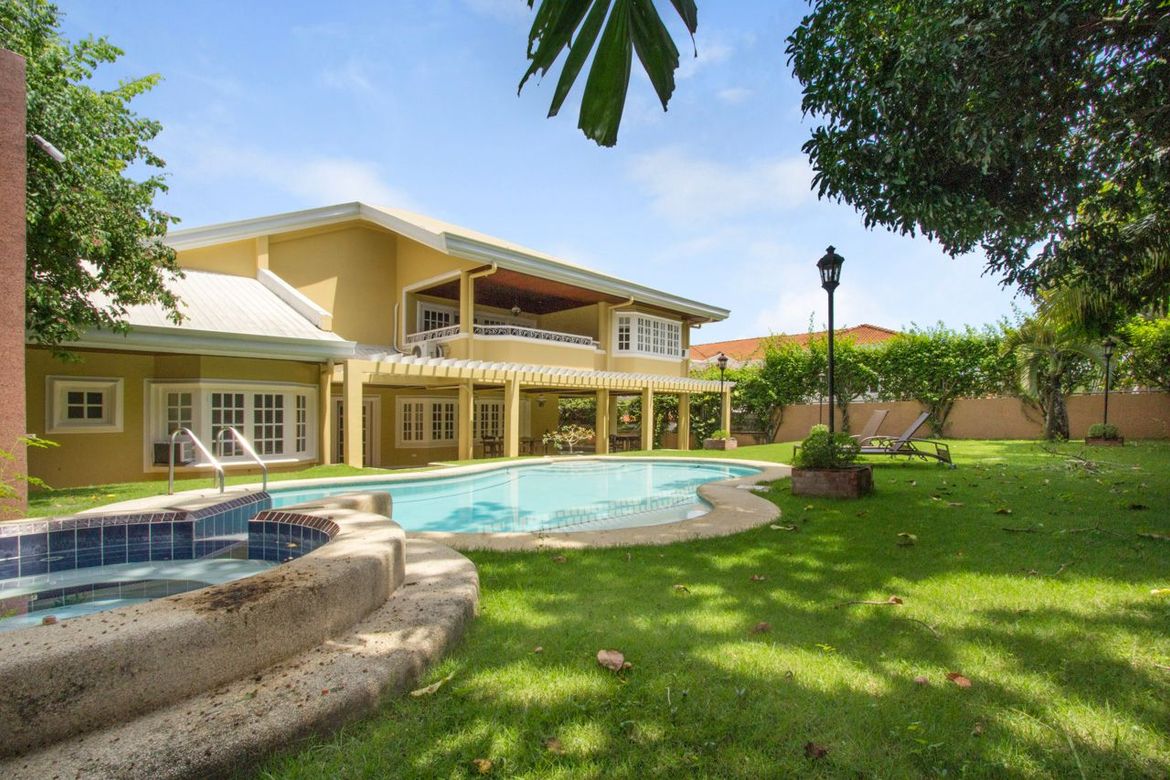 5 Bedroom House for Rent in Cabancalan, Mandaue, Cebu photo 2