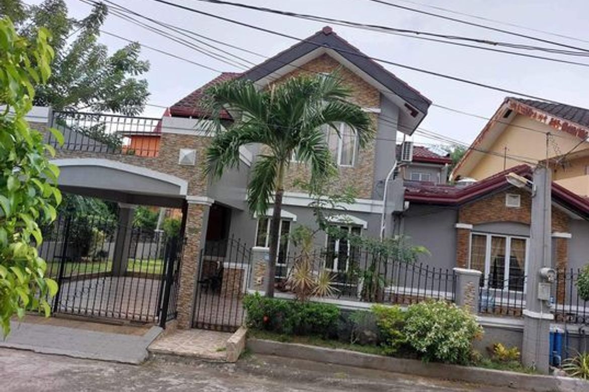 5 Bedroom House for Rent in CITTA ITALIA, Molino II, Bacoor, Cavite