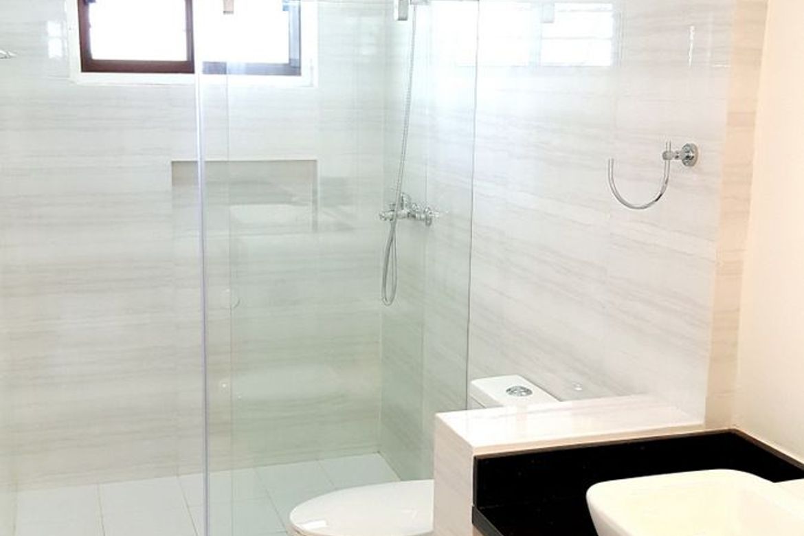 5 Bedroom House for Rent in Dasmariñas North, Makati, Metro Manila near MRT-3 Magallanes photo 2