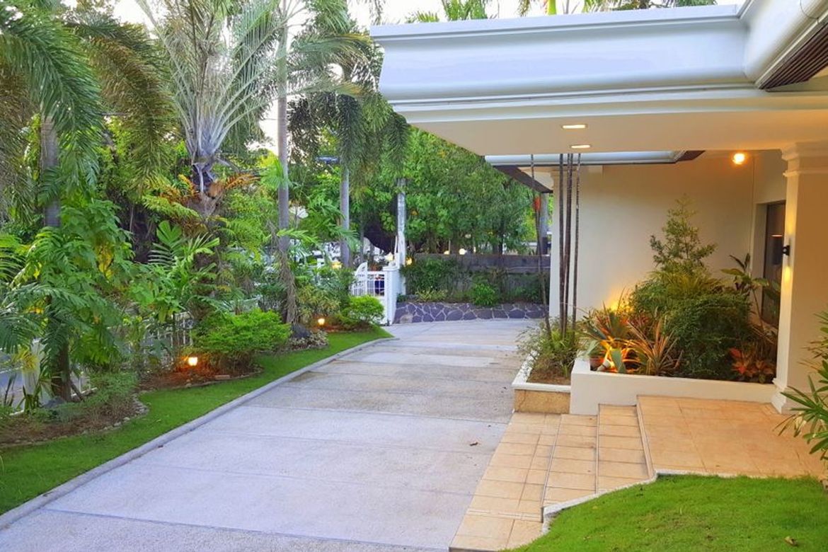 5 Bedroom House for Rent in Dasmariñas North, Makati, Metro Manila near MRT-3 Magallanes photo 4