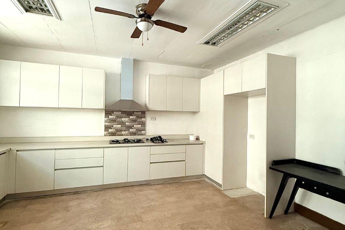 5 Bedroom House for Rent in Dasmariñas Village, Dasmariñas North, Makati, Metro Manila near MRT-3 Magallanes photo 3