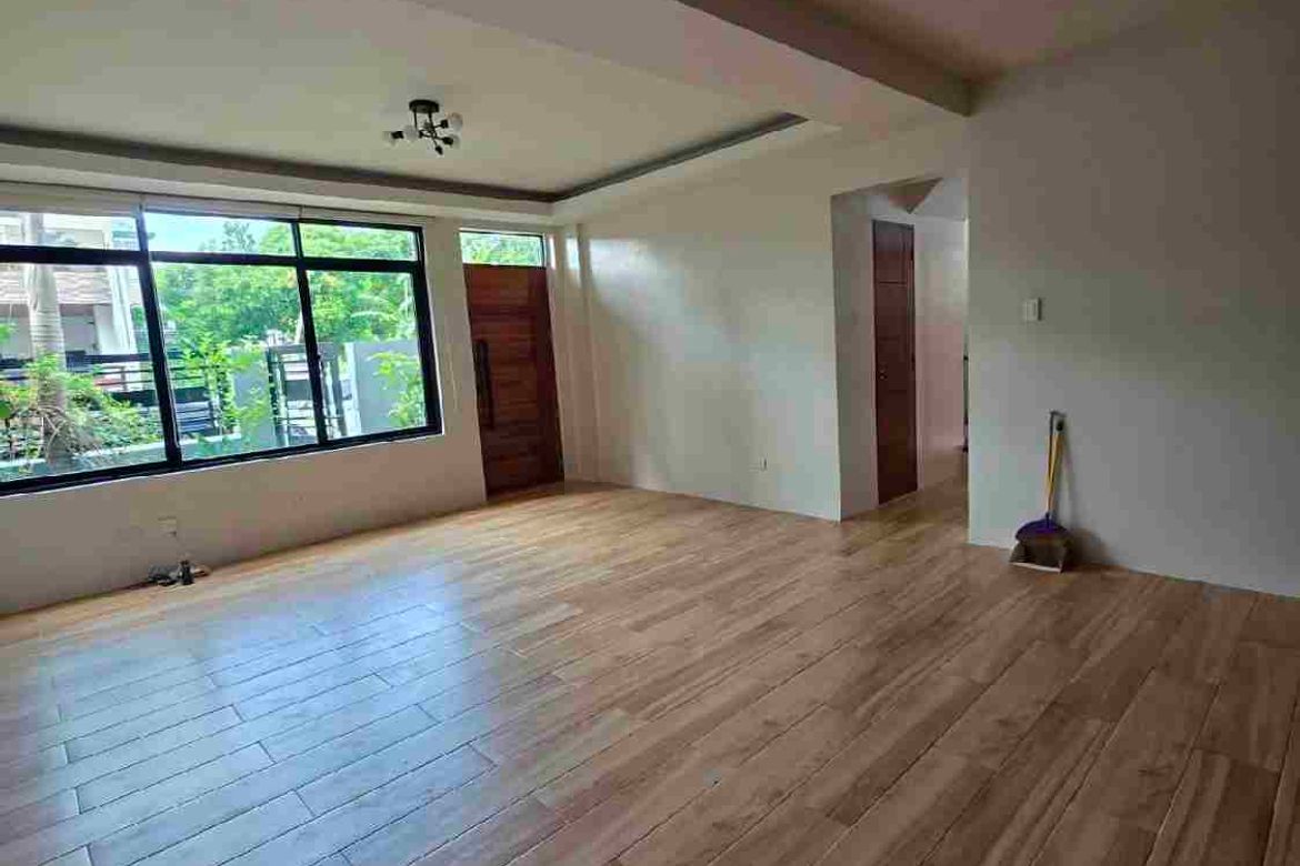 5 Bedroom House for Rent in Don Jose, Santa Rosa, Laguna photo 6