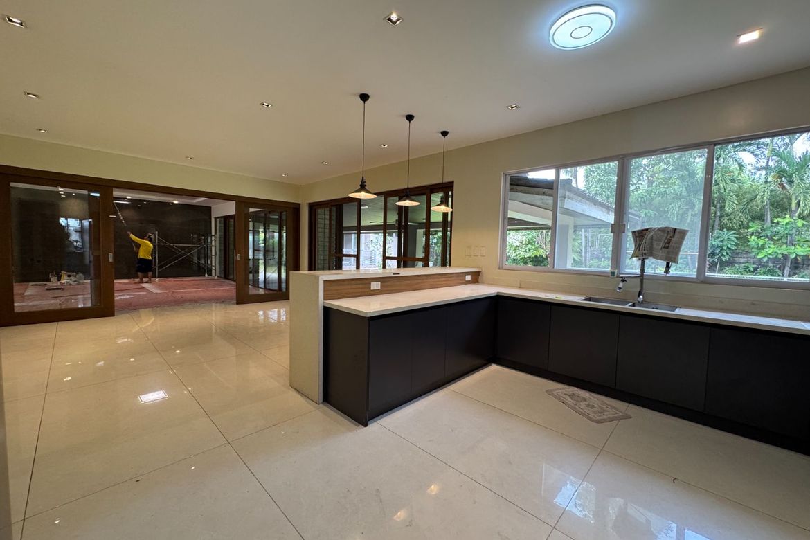 5 Bedroom House for Rent in Forbes Park North, Makati, Metro Manila near MRT-3 Buendia photo 7