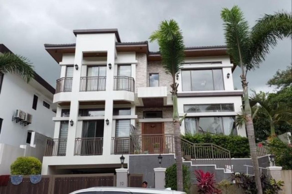 5 Bedroom House for Rent in Inchican, Silang, Cavite