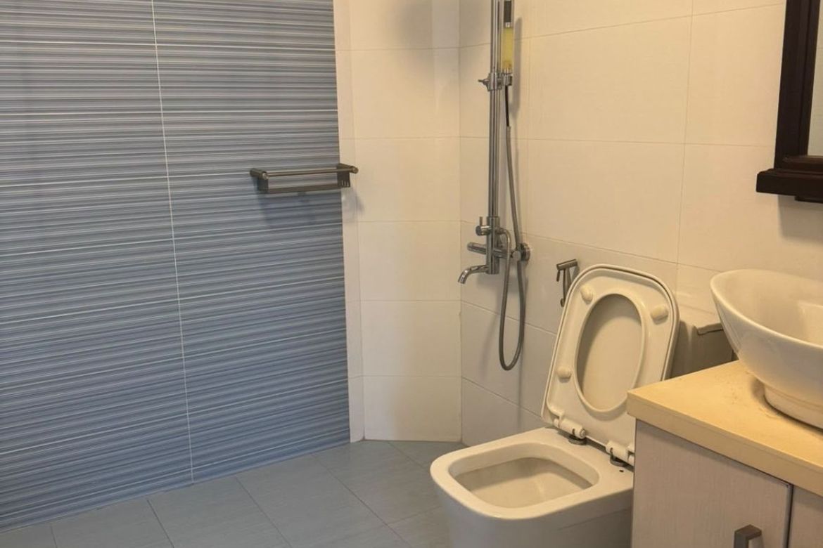 5 Bedroom House for Rent in Loma, Biñan, Laguna photo 7