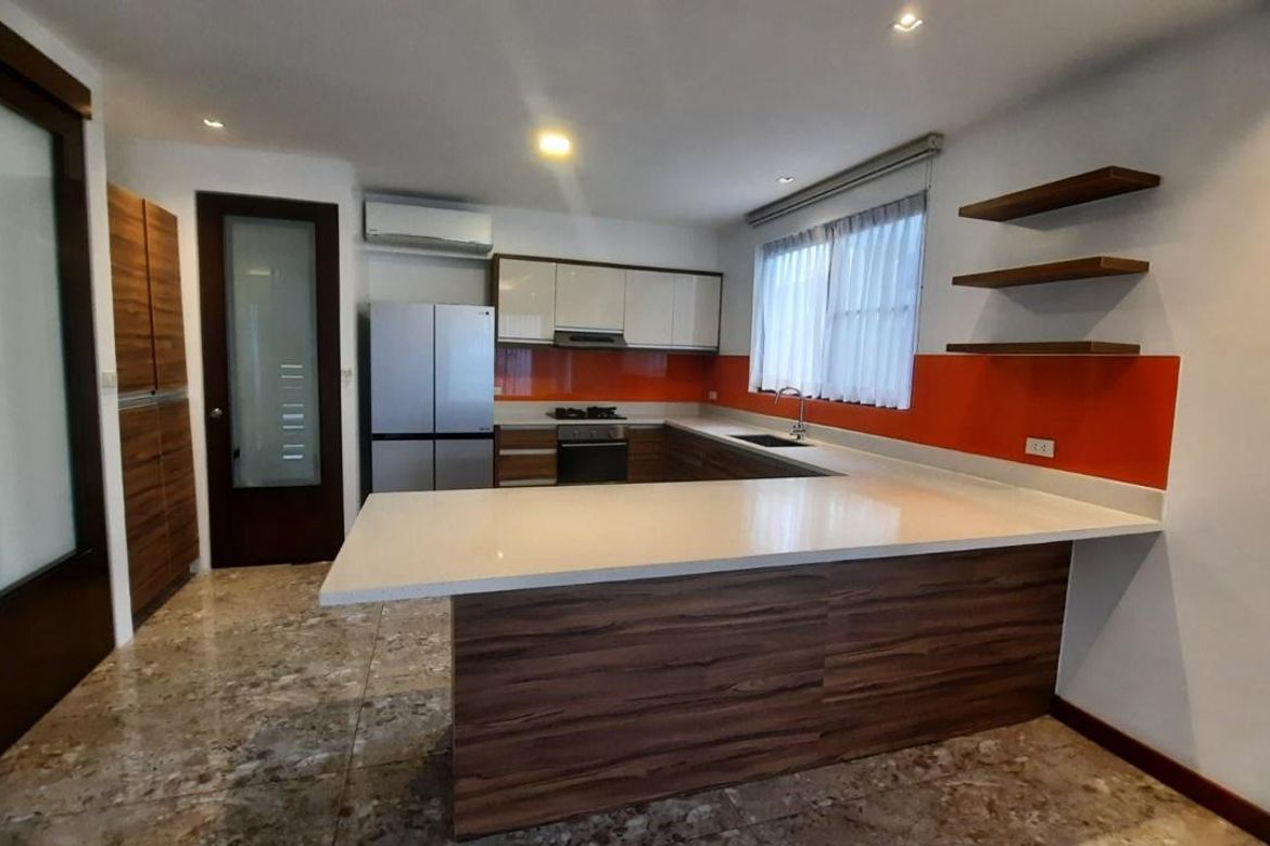 5 Bedroom House for Rent in McKinley Hill, Taguig, Metro Manila photo 3