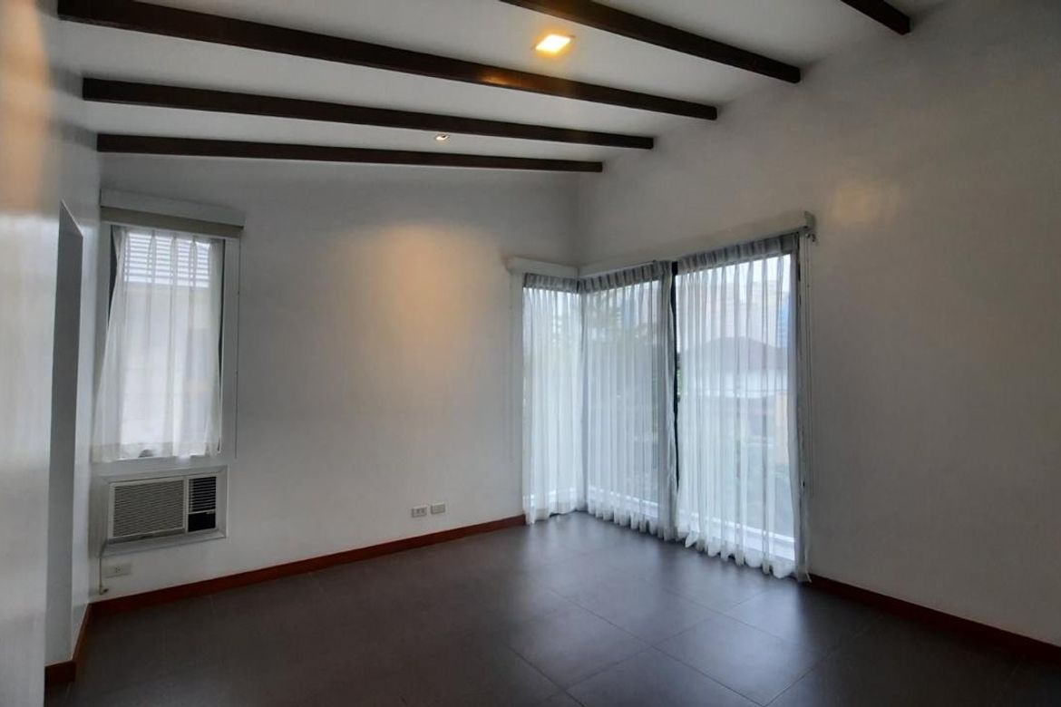 5 Bedroom House for Rent in McKinley Hill, Taguig, Metro Manila photo 6