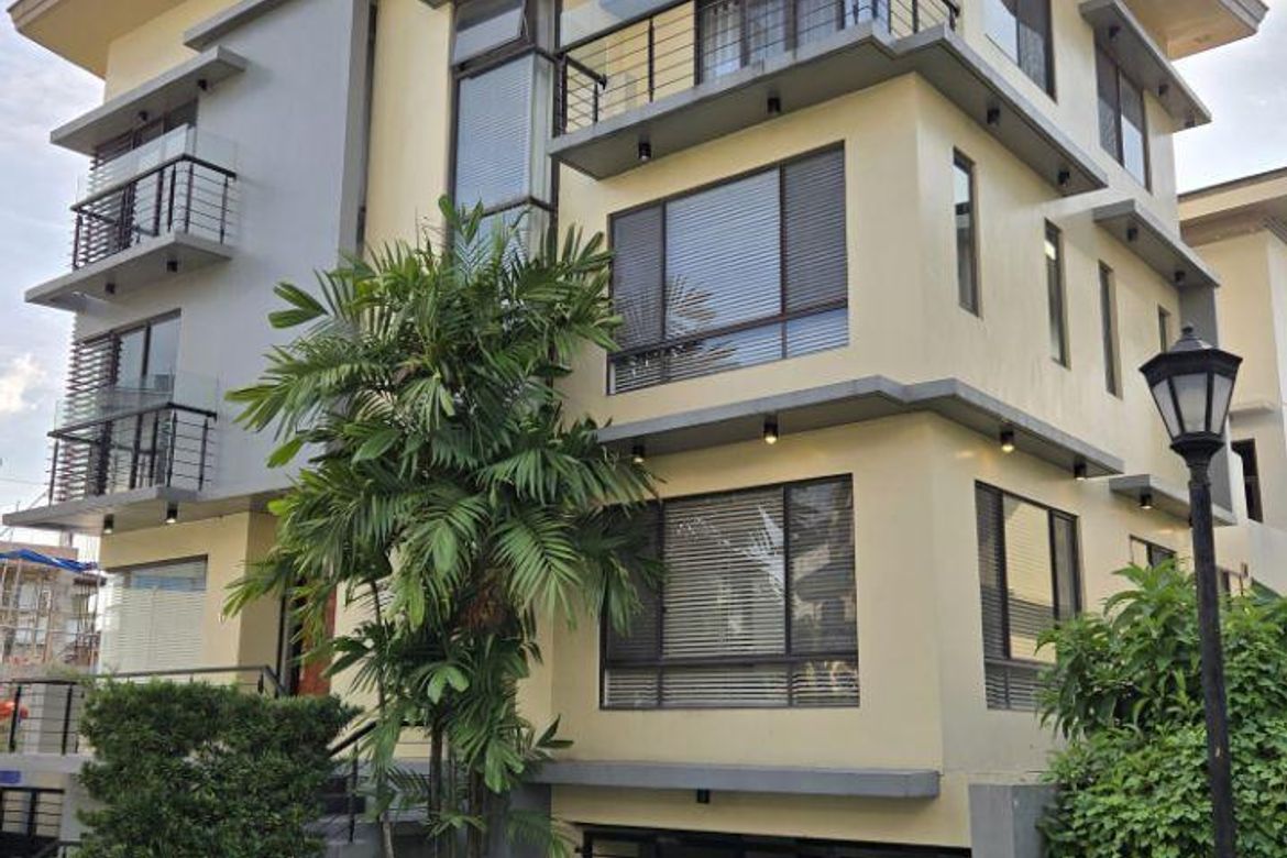 5 Bedroom House for Rent in McKinley Hill Village, McKinley Hill, Taguig, Metro Manila photo 2