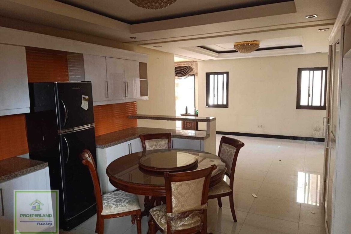 5 Bedroom House for Rent in Moonwalk, Parañaque, Metro Manila photo 3