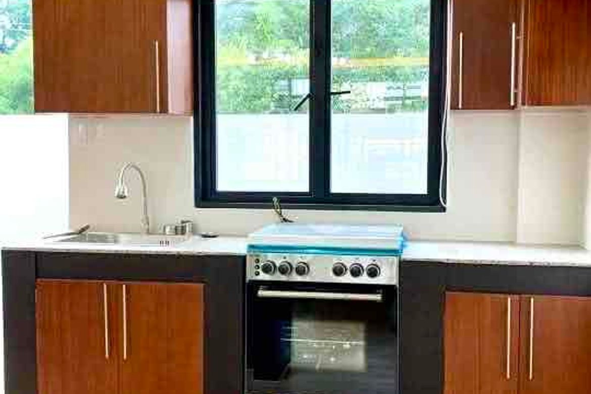 5 Bedroom House for Rent in Santa Rosa, Laguna photo 4