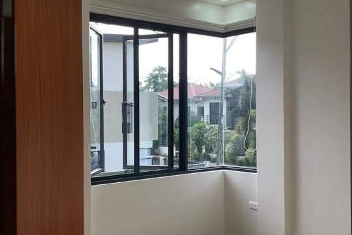 5 Bedroom House for Rent in Santa Rosa, Laguna photo 4