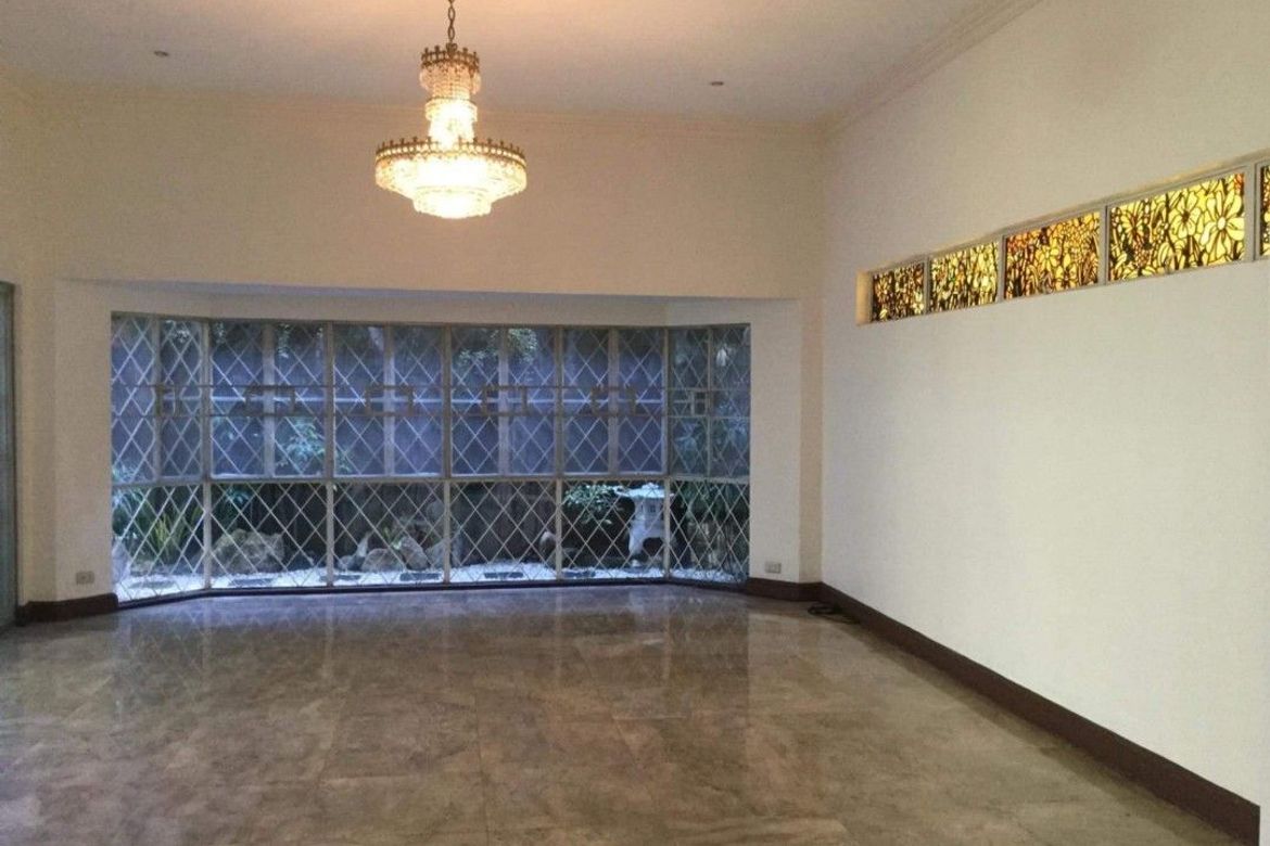 5 Bedroom House for Rent in Ugong Norte, Quezon City, Metro Manila photo 5