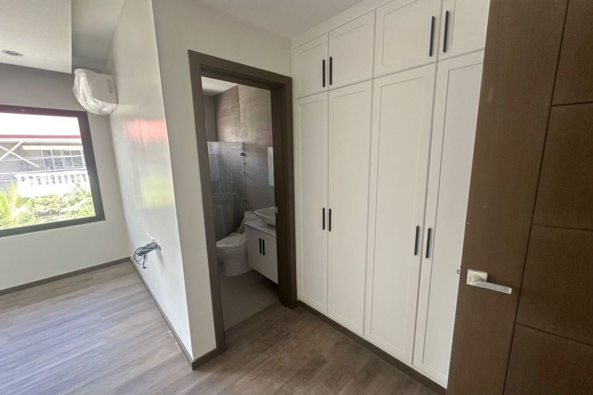 5 Bedroom House for Sale in Alabang, Muntinlupa, Metro Manila – photo 7
