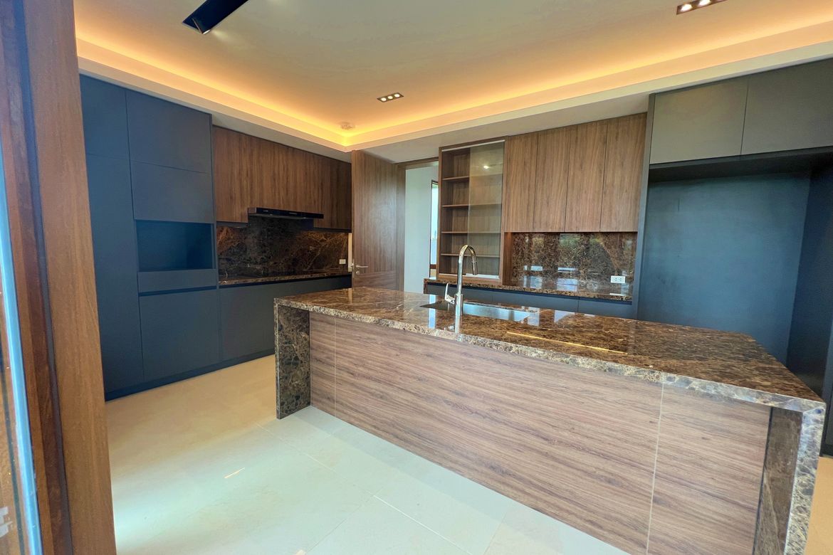 5 Bedroom House for Sale in Alabang, Muntinlupa, Metro Manila – photo 8