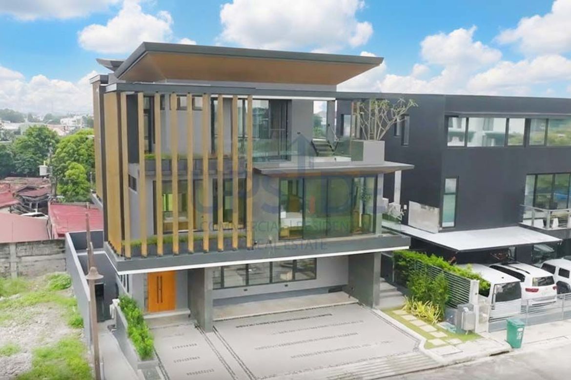 5 Bedroom House for Sale in Alabang West Village, Almanza Dos, Las Piñas, Metro Manila