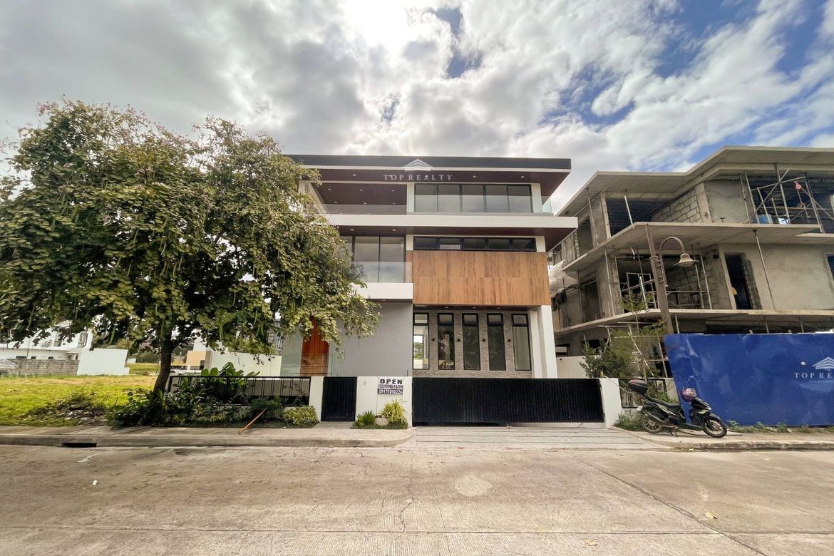 5 Bedroom House for Sale in Alabang West Village, Almanza Dos, Las Piñas, Metro Manila – photo 3