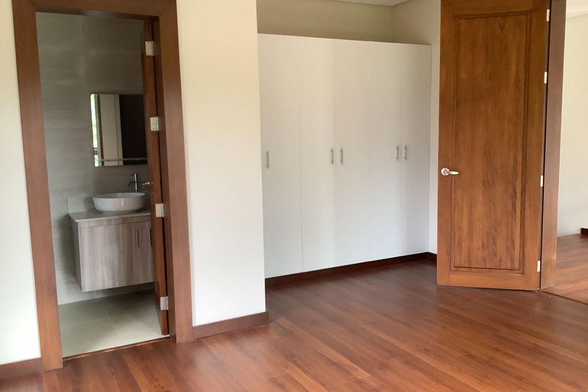 5 Bedroom House for Sale in Almanza Dos, Las Piñas, Metro Manila – photo 5