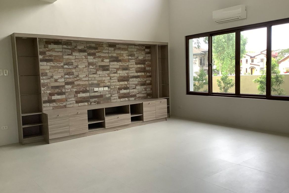 5 Bedroom House for Sale in Almanza Dos, Las Piñas, Metro Manila – photo 8