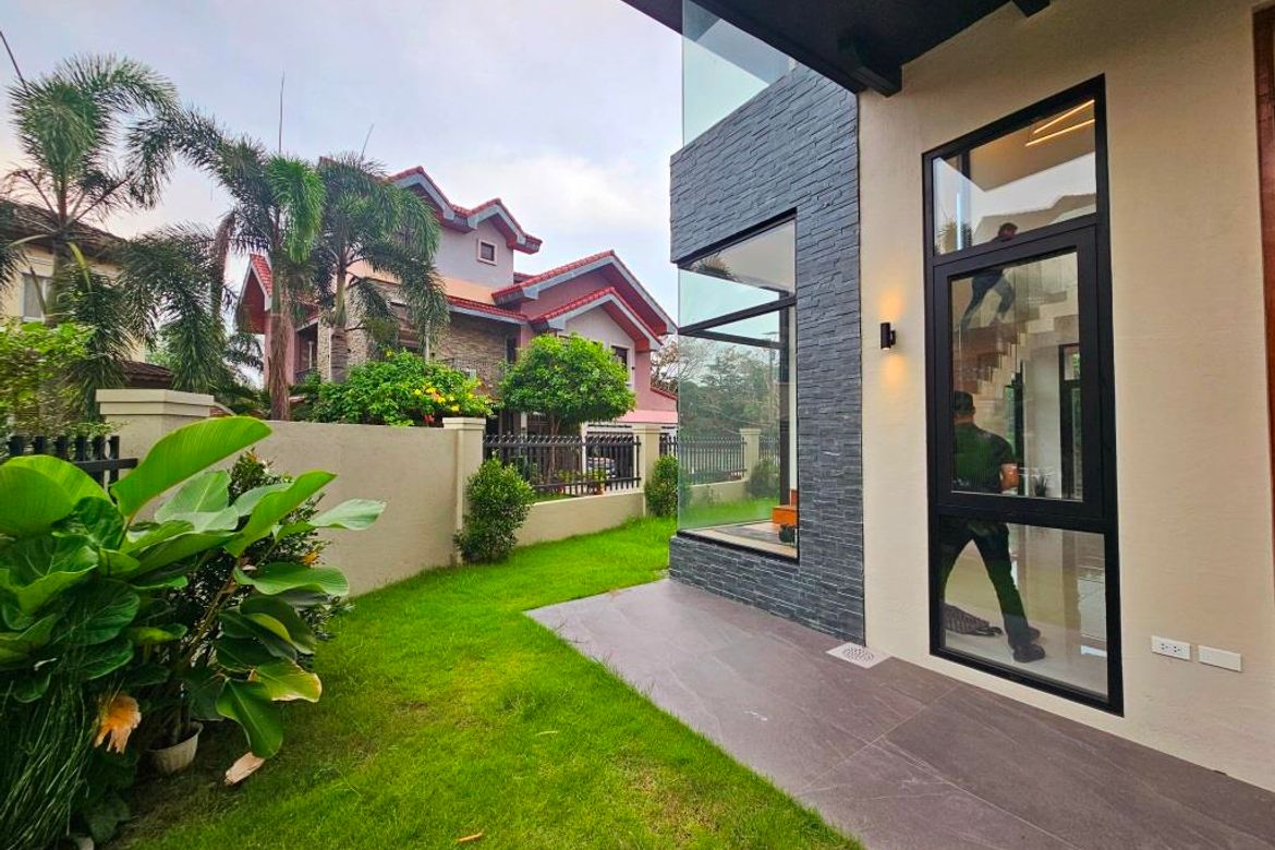 5 Bedroom House for Sale in Almanza Dos, Las Piñas, Metro Manila – photo 5