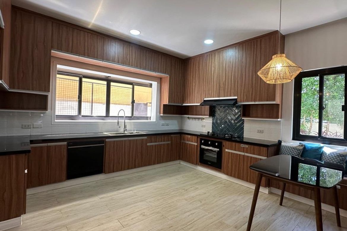5 Bedroom House for Sale in Almanza Dos, Las Piñas, Metro Manila – photo 7