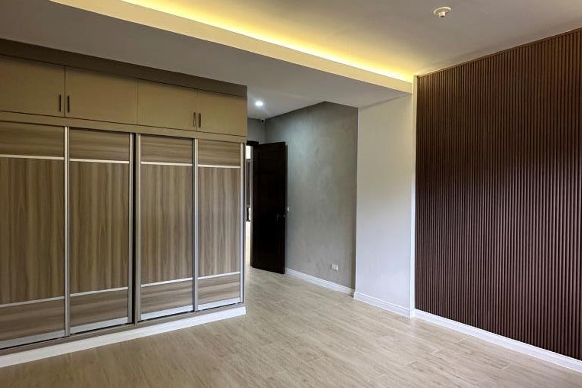 5 Bedroom House for Sale in Almanza Dos, Las Piñas, Metro Manila – photo 8