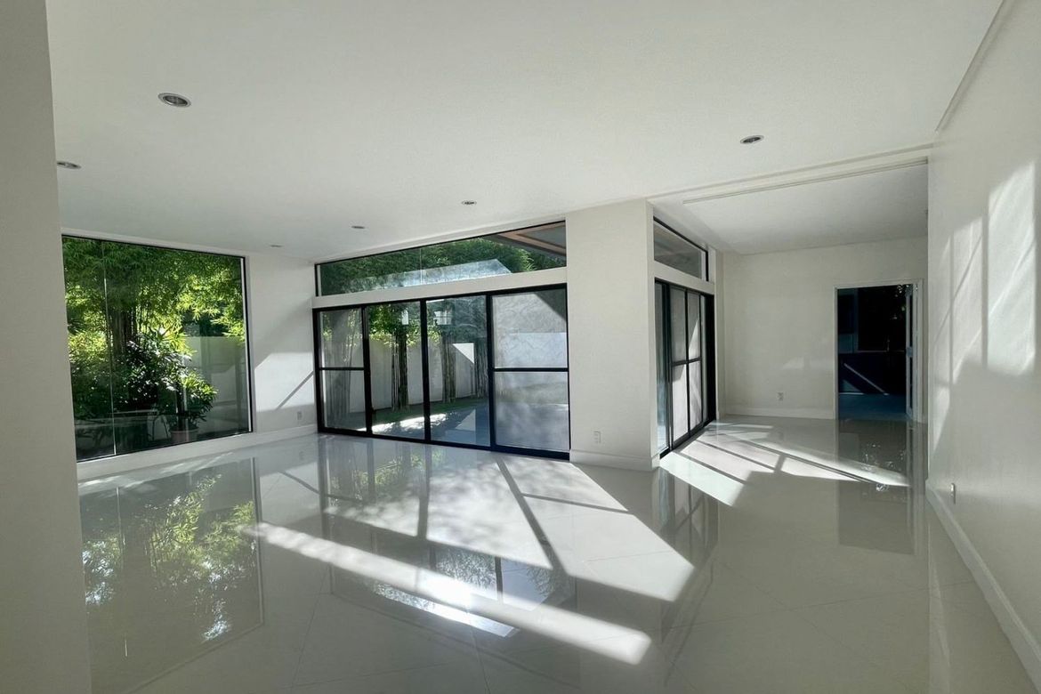 5 Bedroom House for Sale in Almanza Dos, Las Piñas, Metro Manila – photo 2