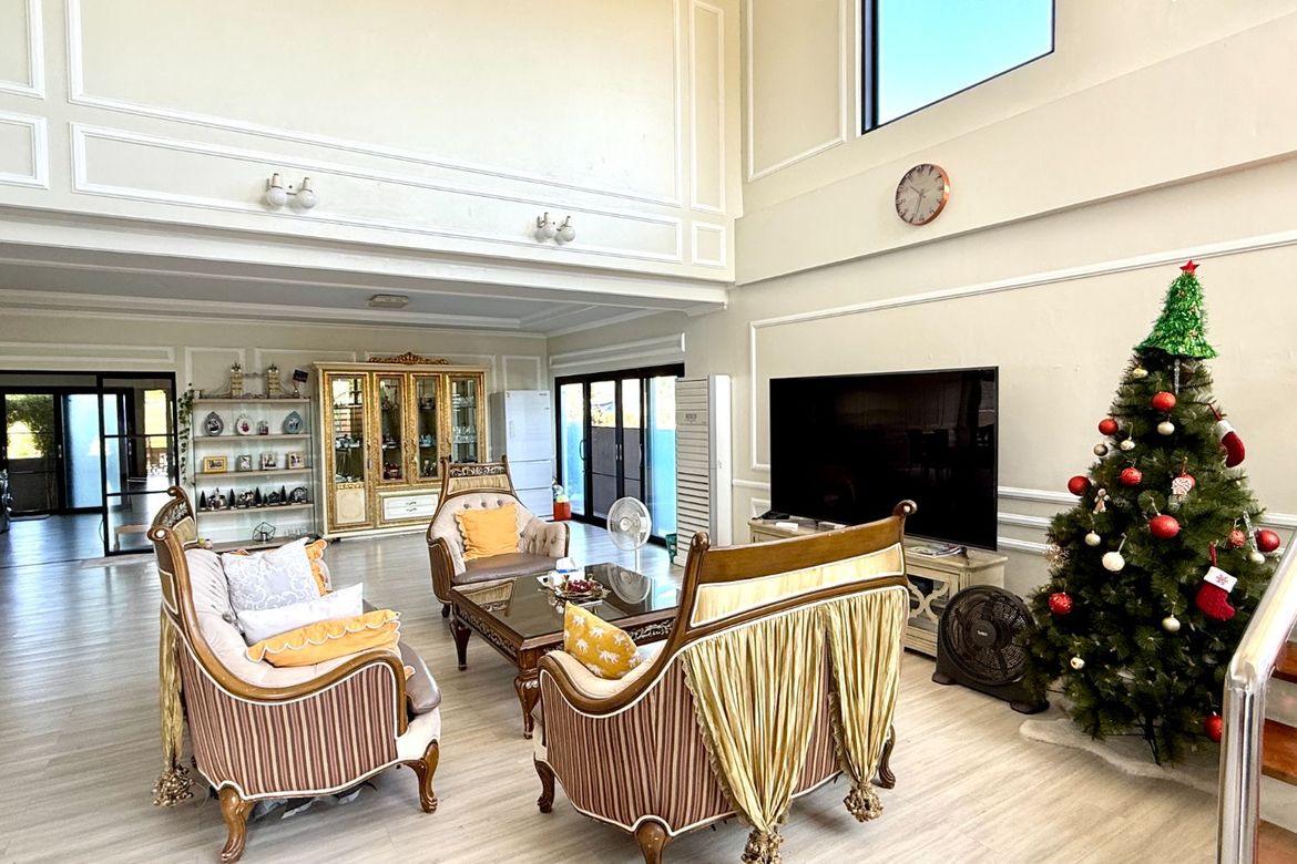 5 Bedroom House for Sale in Almanza Dos, Las Piñas, Metro Manila – photo 6