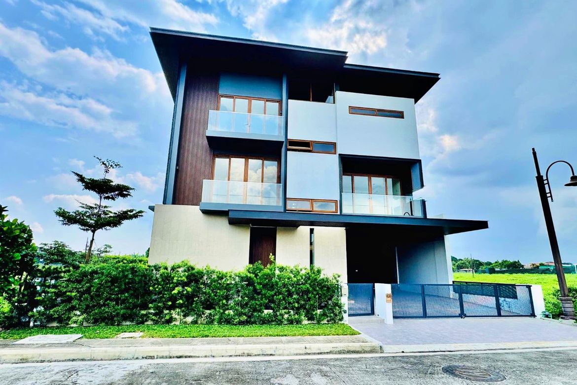 5 Bedroom House for Sale in Almanza Dos, Las Piñas, Metro Manila – photo 3