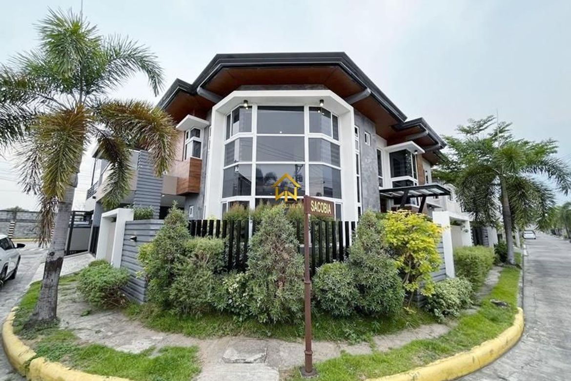 5 Bedroom House for Sale in Amsic, Angeles, Pampanga