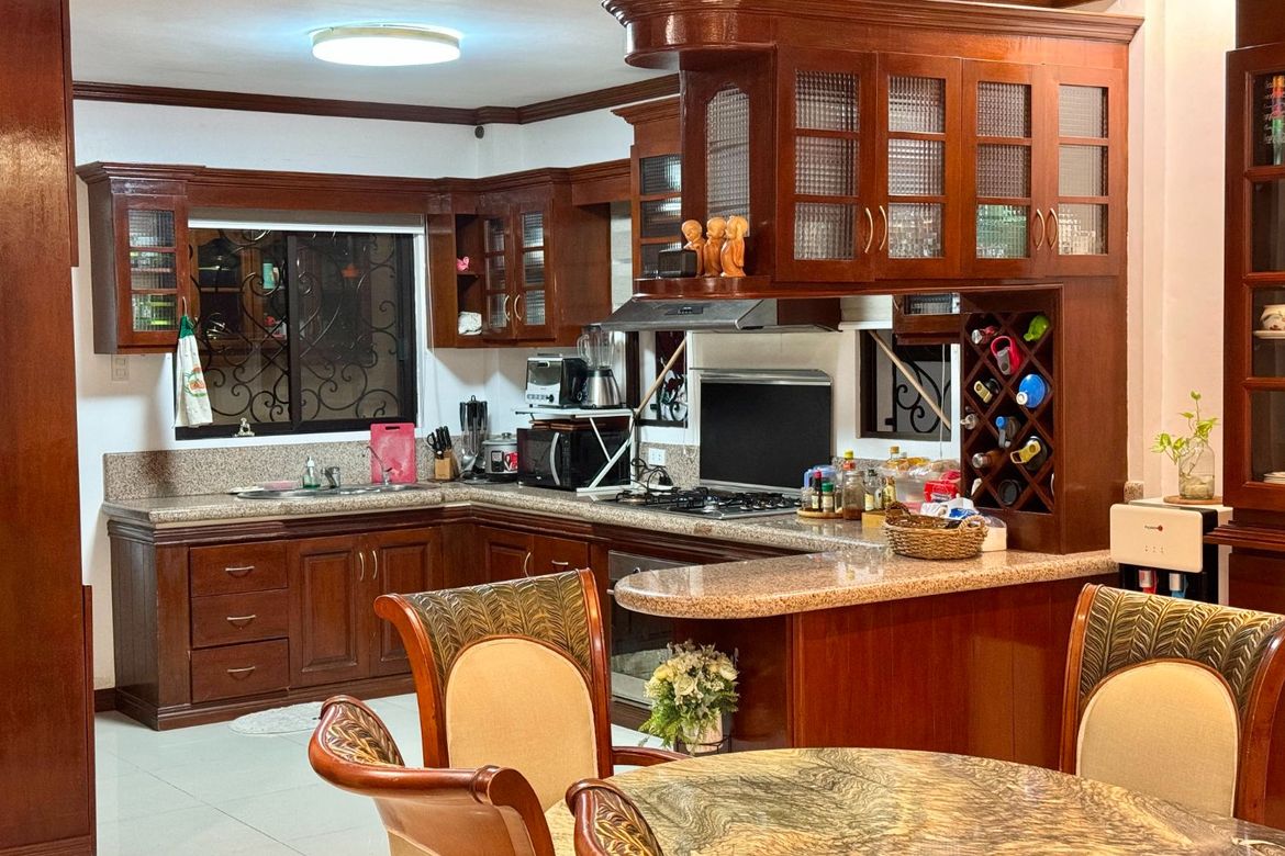 5 Bedroom House for Sale in Anabu I-D, Imus, Cavite – photo 4
