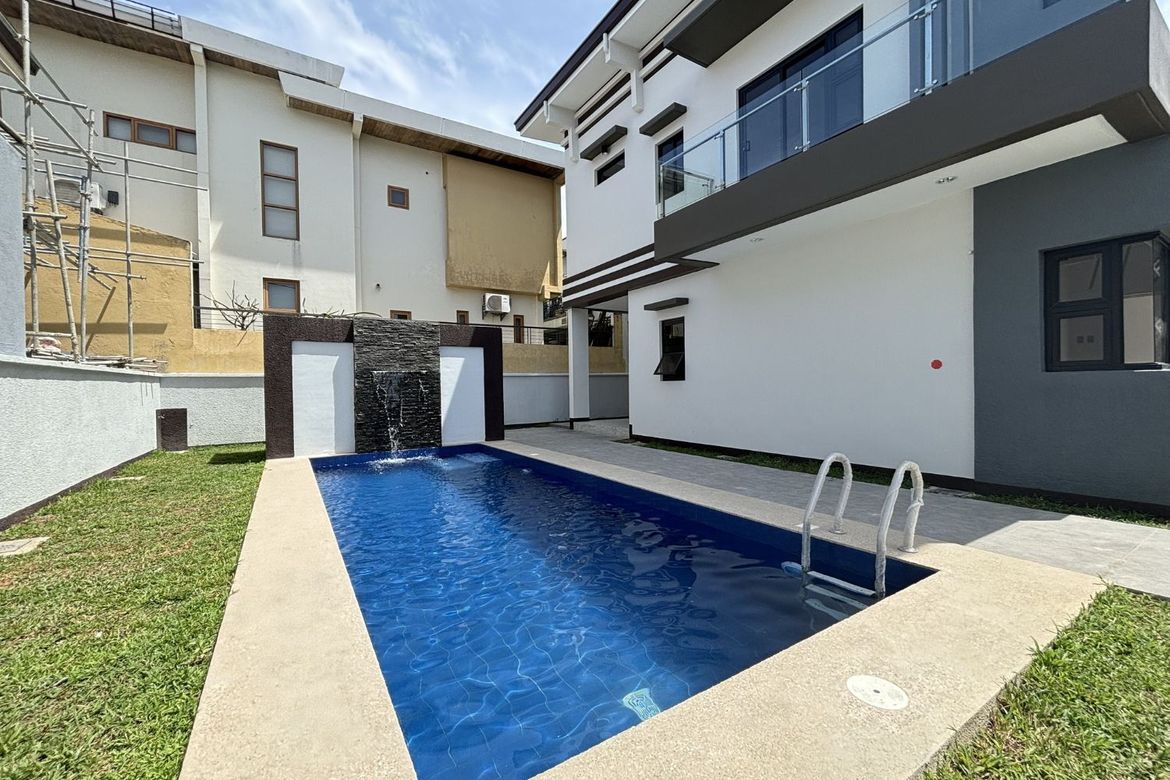 5 Bedroom House for Sale in Anabu I-D, Imus, Cavite – photo 3
